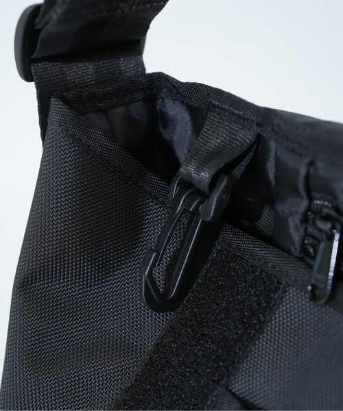 NEW ERA(ニューエラ)の「【NEW ERA/ニューエラ】SHOULDER BAG(ショルダーバッグ・メンズ・ブラック/ブラック×ホワイト/ストーン/ブラック系その他・FREE)」の14枚目の写真
