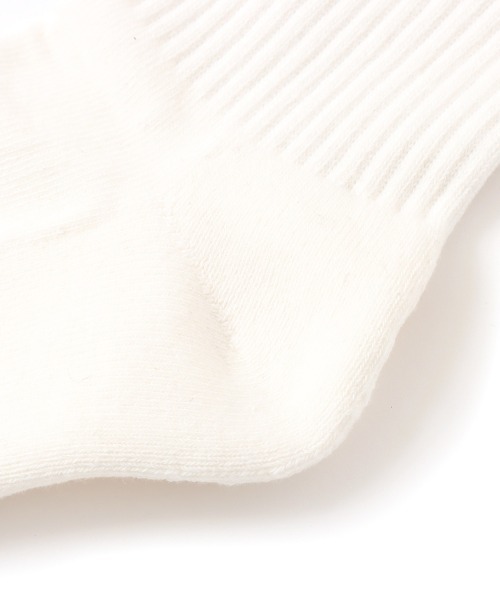 atmos pink（アトモスピンク）の「atmos pink Classic Embroidery Logo Line Socks / アトモス ピンク クラシック エンブロイダリー ロゴ ライン ソックス（ソックス/靴下・レディース・ホワイト/ブラック・23-25）」の7枚目の写真