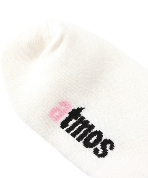 atmos pink（アトモスピンク）の「atmos pink Classic Embroidery Logo Line Socks / アトモス ピンク クラシック エンブロイダリー ロゴ ライン ソックス（ソックス/靴下・レディース・ホワイト/ブラック・23-25）」の8枚目の写真