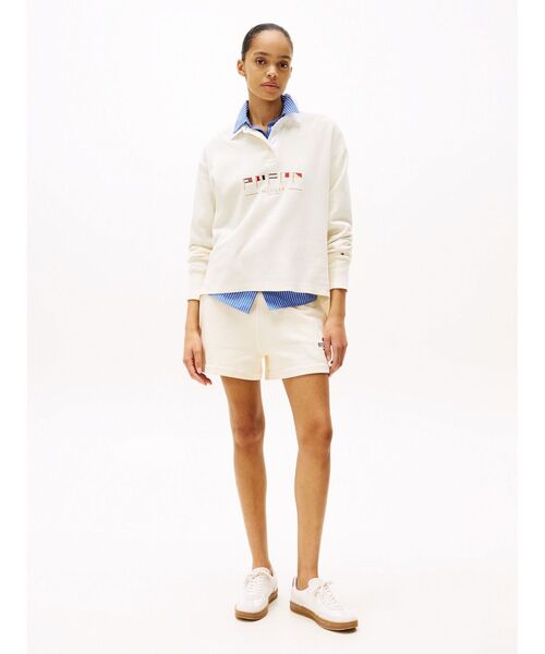 TOMMY HILFIGER(トミーヒルフィガー)の「セイルフラッグリラックスロングスリーブポロ(ポロシャツ・レディース・アイボリー・SMALL/X-SMALL)」の3枚目の写真