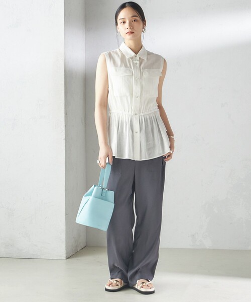 SHIPS(シップス)の「〈手洗い可能〉IMPERIAL LINEN Wポケット ノースリーブ シャツ(シャツ/ブラウス・レディース・ベージュ/ネイビー/オフホワイト・ONE SIZE)」の16枚目の写真