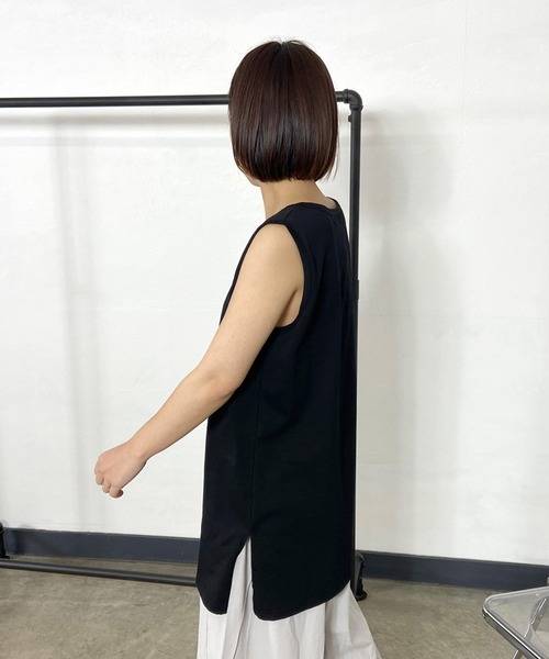 CRB(シーアールビー)の「サイドスリットロングタンクトップ(タンクトップ・レディース・オフホワイト/ブラック・F)」の4枚目の写真