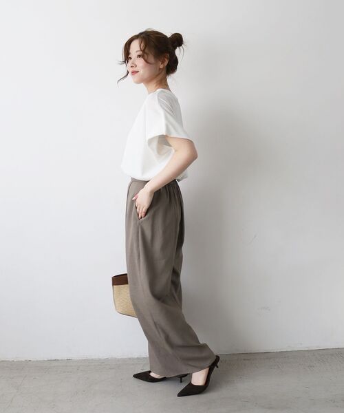 le.coeur blanc(ルクールブラン)の「《WEB限定アイテム》ランダムリブショルダータックプルオーバー(Tシャツ/カットソー・レディース・サックスブルー/ブラック/オフホワイト/ブルー/グレー/イエロー/グリーン/ネイビー・38)」の17枚目の写真