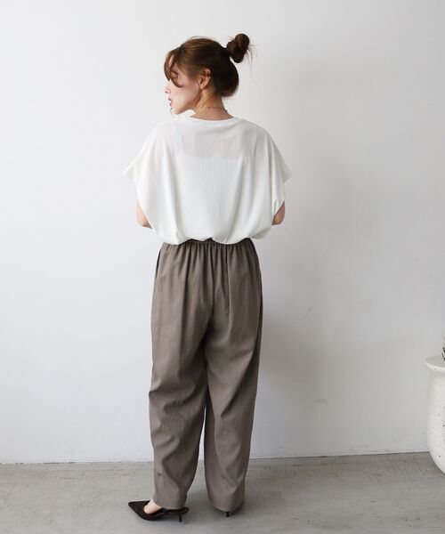 le.coeur blanc(ルクールブラン)の「《WEB限定アイテム》ランダムリブショルダータックプルオーバー(Tシャツ/カットソー・レディース・サックスブルー/ブラック/オフホワイト/ブルー/グレー/イエロー/グリーン/ネイビー・38)」の18枚目の写真