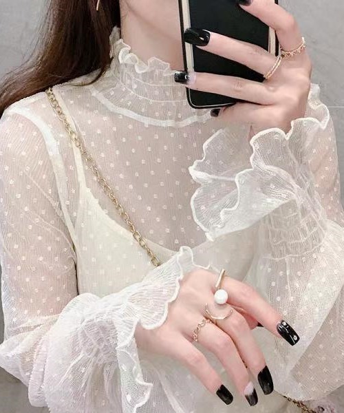 Per sist ence(パーシエンス)の「シースルーフレアスリーブドットカットソー(Tシャツ/カットソー・レディース・ベージュ/ホワイト/ブラック・FREE)」の1枚目の写真