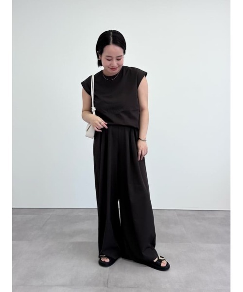 UR'S(ユアーズ)の「撥水ウエストゴムツータックワイドパンツ(その他パンツ・レディース・ブラウン/チャコール/ブラック/ベージュ・S/M/L)」の6枚目の写真