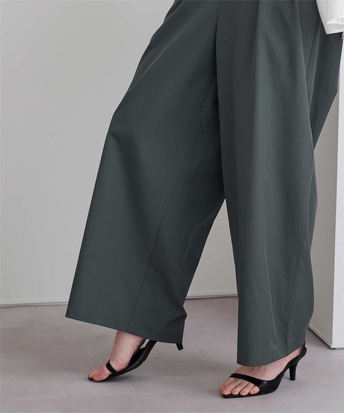 UR'S(ユアーズ)の「撥水ウエストゴムツータックワイドパンツ(その他パンツ・レディース・ブラウン/チャコール/ブラック/ベージュ・S/M/L)」の12枚目の写真
