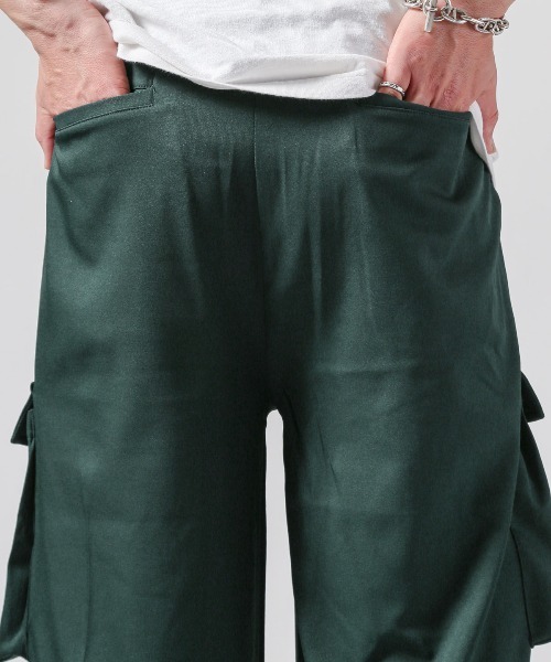LUXSTYLE(ラグスタイル)の「8ポケットワイドカーゴパンツ(カーゴパンツ・メンズ・ブラック/ダークグリーン/グレー・M/L)」の20枚目の写真