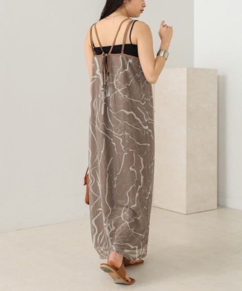 Bab(バブ)の「マーブルシアーメッシュキャミワンピース(ワンピース・レディース・アイボリー/ベージュ/モカ・MEDIUM/SMALL)」の2枚目の写真