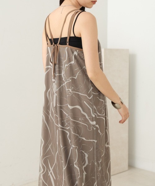 Bab(バブ)の「マーブルシアーメッシュキャミワンピース(ワンピース・レディース・アイボリー/ベージュ/モカ・MEDIUM/SMALL)」の11枚目の写真