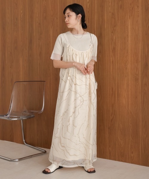 Bab(バブ)の「マーブルシアーメッシュキャミワンピース(ワンピース・レディース・アイボリー/ベージュ/モカ・MEDIUM/SMALL)」の15枚目の写真