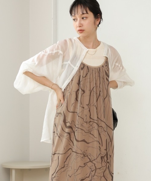 Bab(バブ)の「マーブルシアーメッシュキャミワンピース(ワンピース・レディース・アイボリー/ベージュ/モカ・MEDIUM/SMALL)」の4枚目の写真