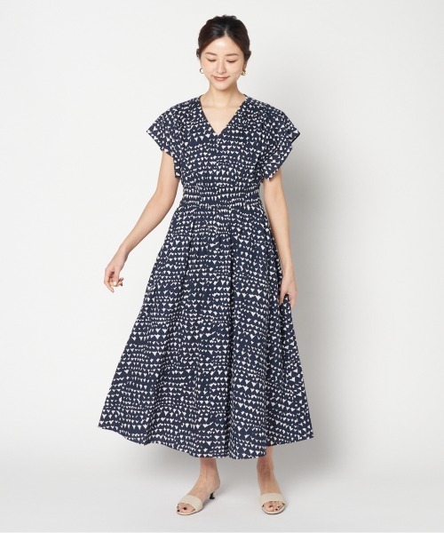 HELIOPOLE（エリオポール）の「SHEERSUCKER PRINTED DRESS（ワンピース・レディース・グリーン/ネイビー・38）」の2枚目の写真