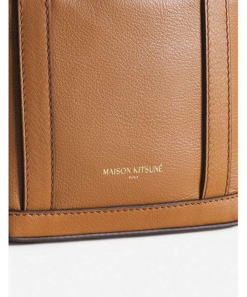 Maison Kitsune(メゾンキツネ)の「FOX HEAD LEATHER MINI TOTE(トートバッグ・レディース・ブラック/ブラウン・U)」の12枚目の写真