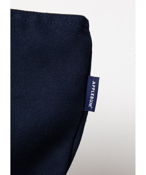 APPLEBUM(アップルバム)の「Logo Zip Totebag(トートバッグ・メンズ・ネイビー・FREE)」の2枚目の写真