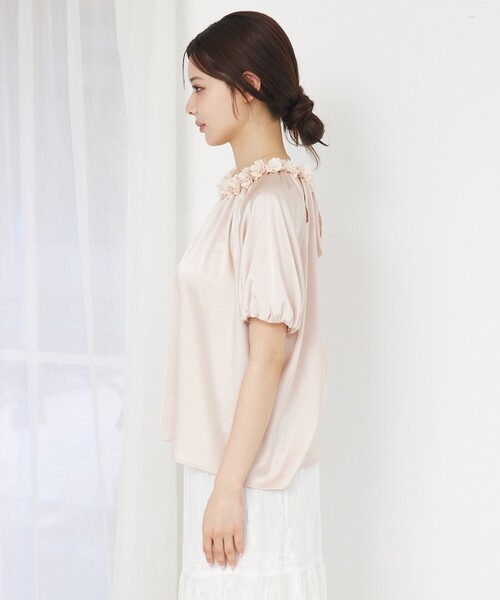 SELFIST(セルフィスト)の「フラワーモチーフブラウス フリル オケージョン 夏服 半袖 フェミニン(シャツ/ブラウス・レディース・オフホワイト/ブラック/サーモンピンク・フリー)」の7枚目の写真