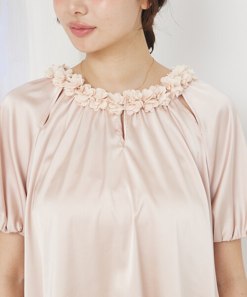 SELFIST(セルフィスト)の「フラワーモチーフブラウス フリル オケージョン 夏服 半袖 フェミニン(シャツ/ブラウス・レディース・オフホワイト/ブラック/サーモンピンク・フリー)」の10枚目の写真