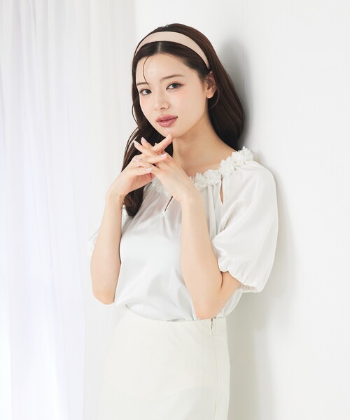 SELFIST(セルフィスト)の「フラワーモチーフブラウス フリル オケージョン 夏服 半袖 フェミニン(シャツ/ブラウス・レディース・オフホワイト/ブラック/サーモンピンク・フリー)」の18枚目の写真