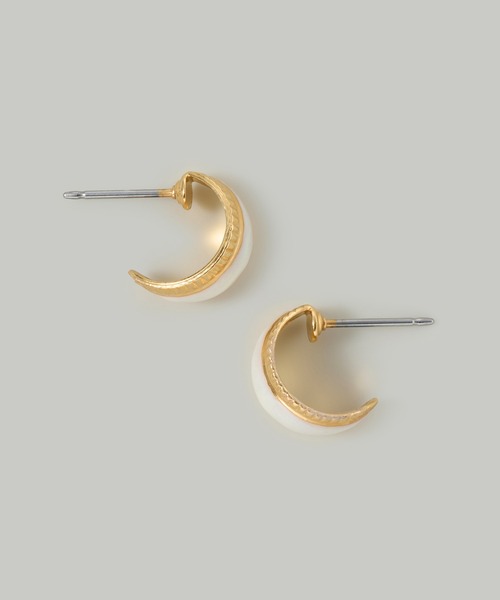 Jolie Toujours(ジョリトゥジュール)の「〈K18GP〉エッジラインエポフープピアス(ピアス(両耳用)・レディース・オフホワイト/グレー・FREE)」の5枚目の写真