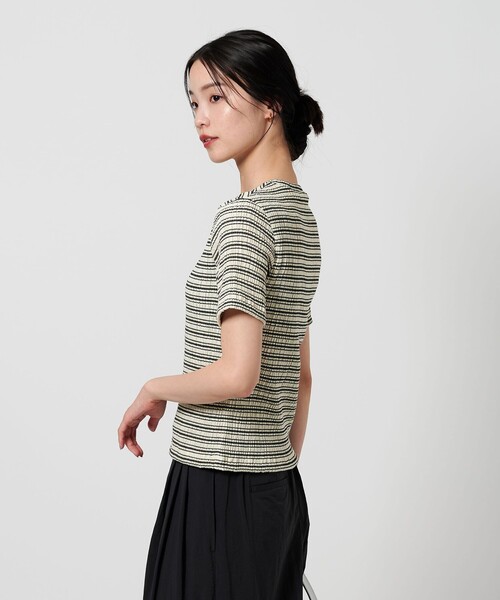 BEAUTY&YOUTH UNITED ARROWS（ビューティーアンドユースユナイテッドアローズ）の「シャーリング ボーダー Tシャツ（Tシャツ/カットソー・レディース・ブラック/オフホワイト/ダークブラウン・FREE）」の2枚目の写真