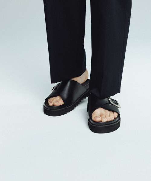 ADAM ET ROPE'（アダムエロペ）の「ウエスタンバックルサンダル