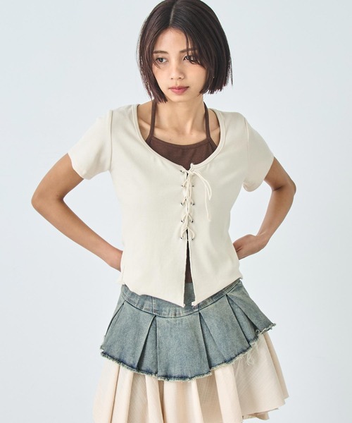 ANAP(アナップ)の「レイヤード風 レースアップ Tシャツ(Tシャツ/カットソー・レディース・ブラック/アイボリー・FREE)」の1枚目の写真