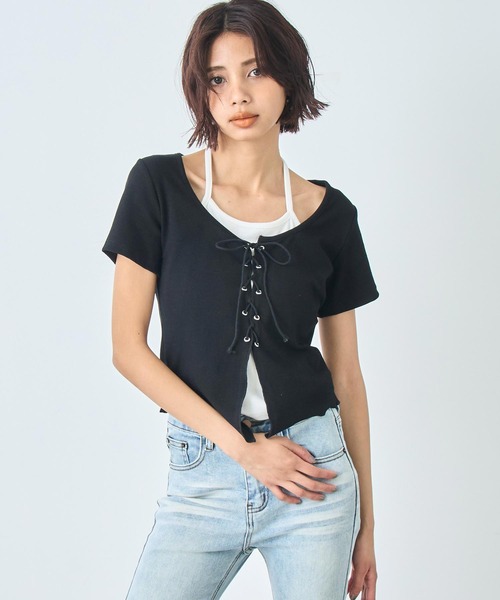 ANAP(アナップ)の「レイヤード風 レースアップ Tシャツ(Tシャツ/カットソー・レディース・ブラック/アイボリー・FREE)」の2枚目の写真