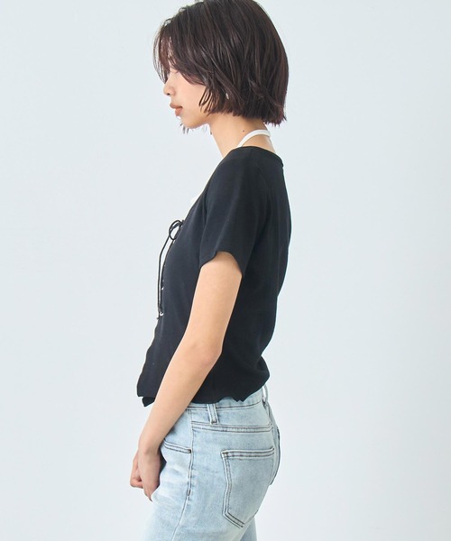 ANAP(アナップ)の「レイヤード風 レースアップ Tシャツ(Tシャツ/カットソー・レディース・ブラック/アイボリー・FREE)」の12枚目の写真