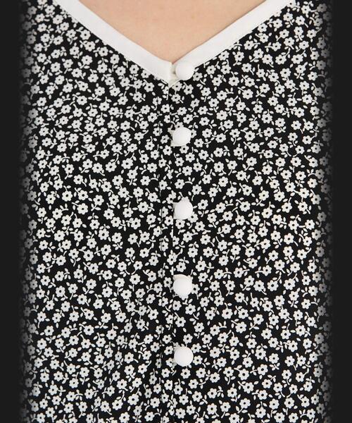 To b. by agnes b.（トゥービーバイアニエスベー）の「フラワープリント 半袖 ワンピース（ワンピース・レディース・ブラック・36/38/40）」の4枚目の写真