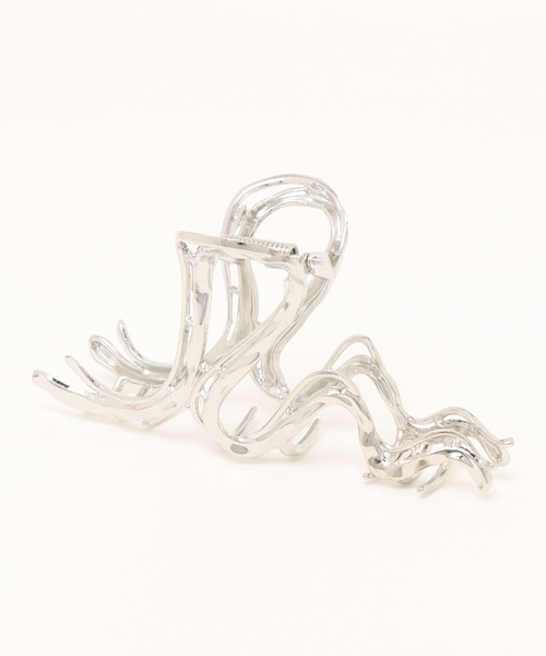 apres jour mignon(アプレジュールミニョン)の「【apresjour mignon×ARIAZ】メタリック風ヘアクリップ(バレッタ/ヘアクリップ・レディース・シルバー/ブラック・ONESIZE)」の4枚目の写真