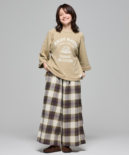 KRIFF MAYER Lady's Collection(クリフメイヤーレディースコレクション)の「【本体綿100%】ざっくり裏毛7分袖クルー(スウェット・レディース・グレー/ナチュラル/カラフル/ブラック/パープル/イエロー/ベージュ・LARGE/MEDIUM)」の11枚目の写真