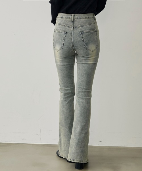 attiree（アティレー）の「ハイウエストストレッチフレアデニムパンツ（デニムパンツ・レディース・ブラック/ブルー・SMALL/MEDIUM/LARGE）」の16枚目の写真