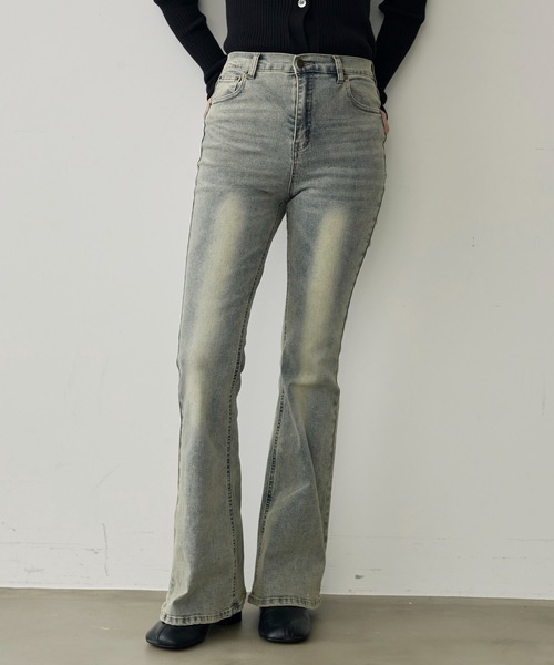attiree（アティレー）の「ハイウエストストレッチフレアデニムパンツ（デニムパンツ・レディース・ブラック/ブルー・SMALL/MEDIUM/LARGE）」の15枚目の写真