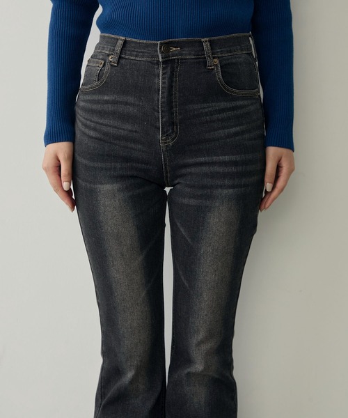 attiree（アティレー）の「ハイウエストストレッチフレアデニムパンツ（デニムパンツ・レディース・ブラック/ブルー・SMALL/MEDIUM/LARGE）」の20枚目の写真