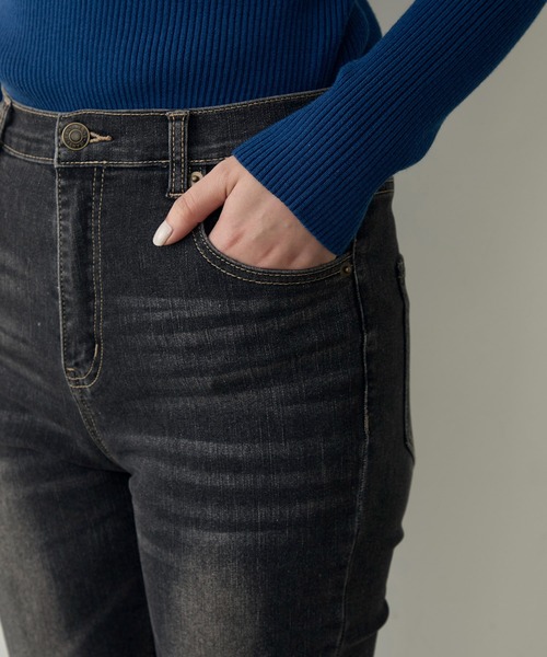 attiree（アティレー）の「ハイウエストストレッチフレアデニムパンツ（デニムパンツ・レディース・ブラック/ブルー・SMALL/MEDIUM/LARGE）」の22枚目の写真