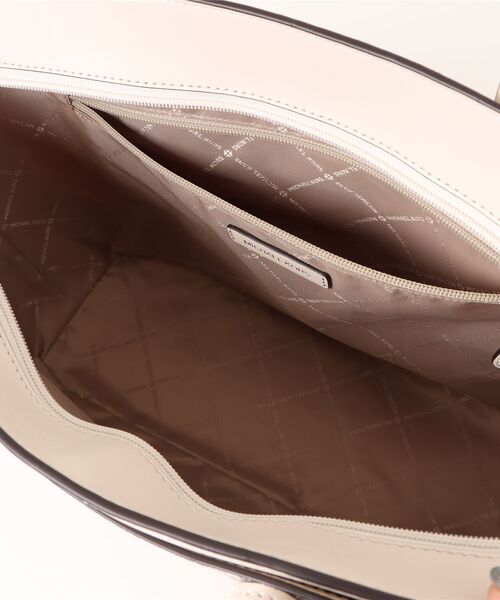 MICHAEL KORS(マイケルコース)の「ARDEN LG TZ TOTE トートバッグ(トートバッグ・レディース・ベージュ系その他・FREE)」の4枚目の写真