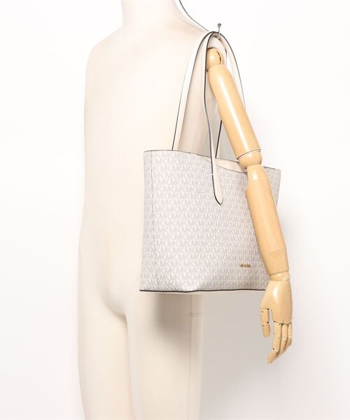 MICHAEL KORS(マイケルコース)の「ARDEN LG TZ TOTE トートバッグ(トートバッグ・レディース・ベージュ系その他・FREE)」の5枚目の写真