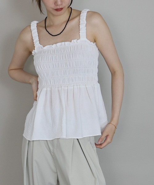J by blue（ジェイバイブルー）の「ギャザートップス（キャミソール・レディース・ブラウン/ホワイト/ブラック・MEDIUM）」の4枚目の写真