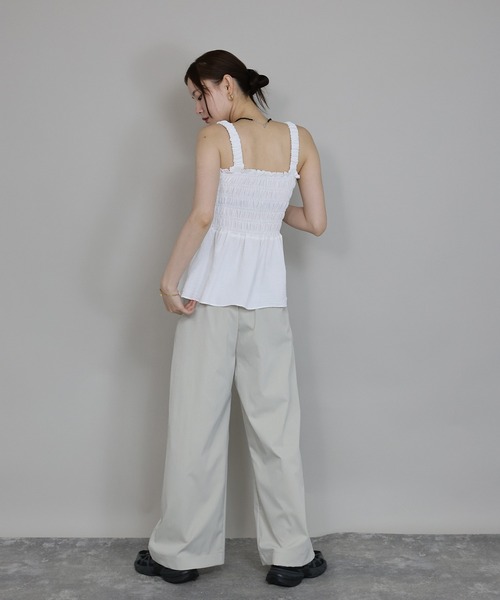 J by blue（ジェイバイブルー）の「ギャザートップス（キャミソール・レディース・ブラウン/ホワイト/ブラック・MEDIUM）」の12枚目の写真