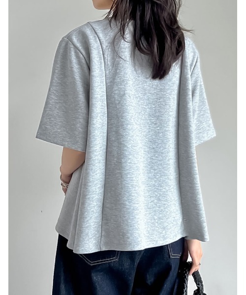 Re:EDIT（リエディ）の「[接触冷感][イージーケア]ライトダンボール切り替え半袖トップス（Tシャツ/カットソー・レディース・ブラック/アイボリー/グレー/チャコールグレー・MEDIUM/LARGE）」の11枚目の写真