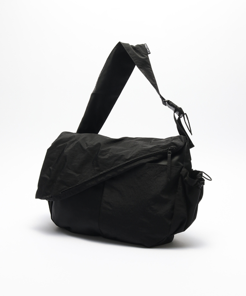 WISM(ウィズム)の「Dan Gee / ダン ジー MESSENGER BAG(メッセンジャーバッグ・メンズ・ブラック・FREE)」の15枚目の写真