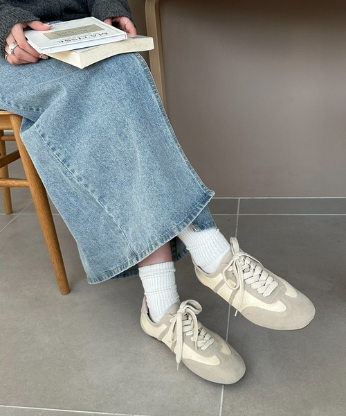 DISCOAT（ディスコート）の「スエード調サテンバレエスニーカー（スニーカー・レディース・ライトグレー/ブラウン/ピンク/ブラック/アイボリー・MEDIUM/LARGE）」の7枚目の写真