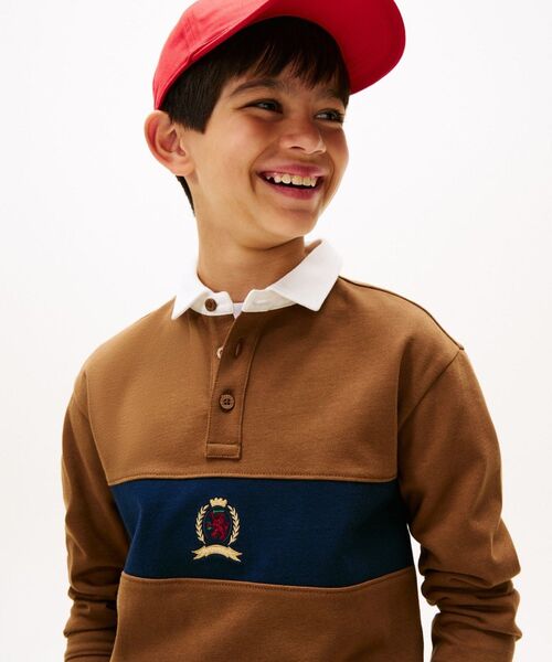 TOMMY HILFIGER（トミーヒルフィガー）の「BOYS ライン入りロングスリーブポロシャツ（ポロシャツ・キッズ・ネイビー/ブラウン系その他・140cm/150cm/160cm/130cm）」の7枚目の写真