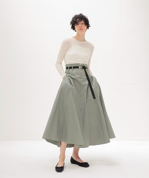 DRESSLAVE(ドレスレイブ)の「fit & flare panel long skirt(フィット&フレアパネルロングスカート)(スカート・レディース・グレー/カーキ/ベージュ・36/38)」の8枚目の写真