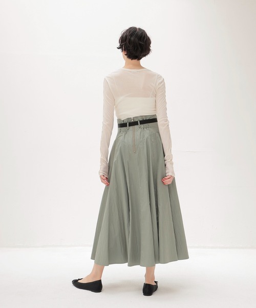 DRESSLAVE(ドレスレイブ)の「fit & flare panel long skirt(フィット&フレアパネルロングスカート)(スカート・レディース・グレー/カーキ/ベージュ・36/38)」の9枚目の写真