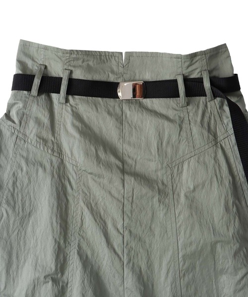 DRESSLAVE(ドレスレイブ)の「fit & flare panel long skirt(フィット&フレアパネルロングスカート)(スカート・レディース・グレー/カーキ/ベージュ・36/38)」の10枚目の写真