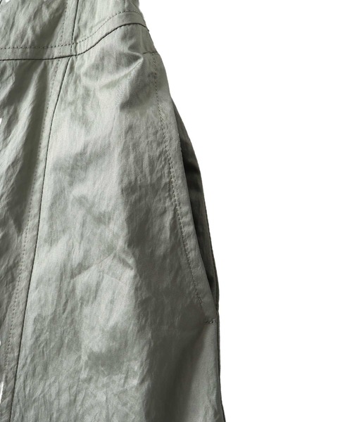DRESSLAVE(ドレスレイブ)の「fit & flare panel long skirt(フィット&フレアパネルロングスカート)(スカート・レディース・グレー/カーキ/ベージュ・36/38)」の11枚目の写真