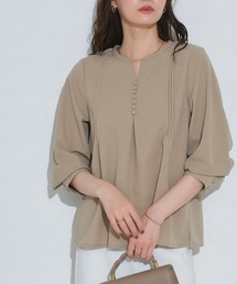 ピンタックデザインキーネックTブラウス