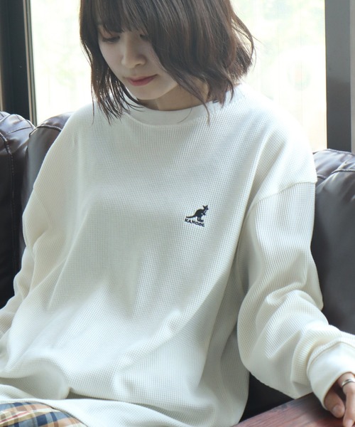KANGOL(カンゴール)の「【KANGOL/カンゴール】別注 ワッフル ロゴ刺繍 ロングスリーブ クルーネック Tシャツ(Tシャツ/カットソー・メンズ・ネイビー/カーキ/ブラック/オフホワイト/杢グレー・M/L/XL)」の2枚目の写真