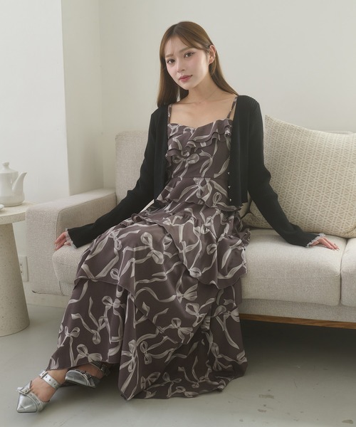 Ambre Neige(アンブルネージュ)の「gold flare button sleeve knit cardigan / ゴールドボタンフレアスリーブニットカーディガン(カーディガン/ボレロ・レディース・ブラック/ボルドー/アイボリー・FREE)」の4枚目の写真